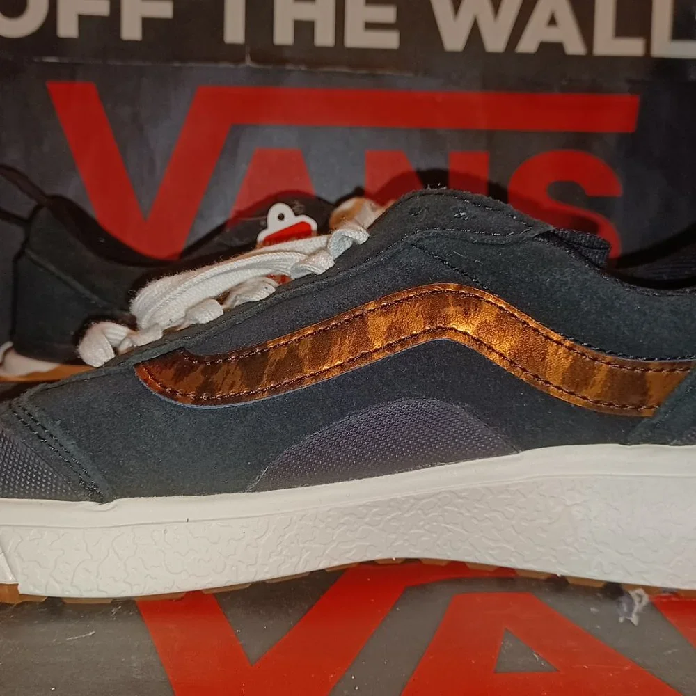 Vans Men's 8/Women 9.5 UltraRange Exo Patent Leopard Black UltraCush VN0AUWMBM8